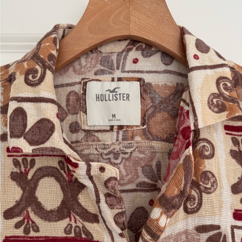 Hollister men’s short-sleeve button-down retro geometric shirt top size medium - Picture 3 of 3